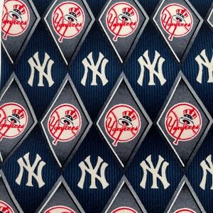 MLB NY Yankees Logo Tie 100% Silk Necktie Baseball Bronx New York